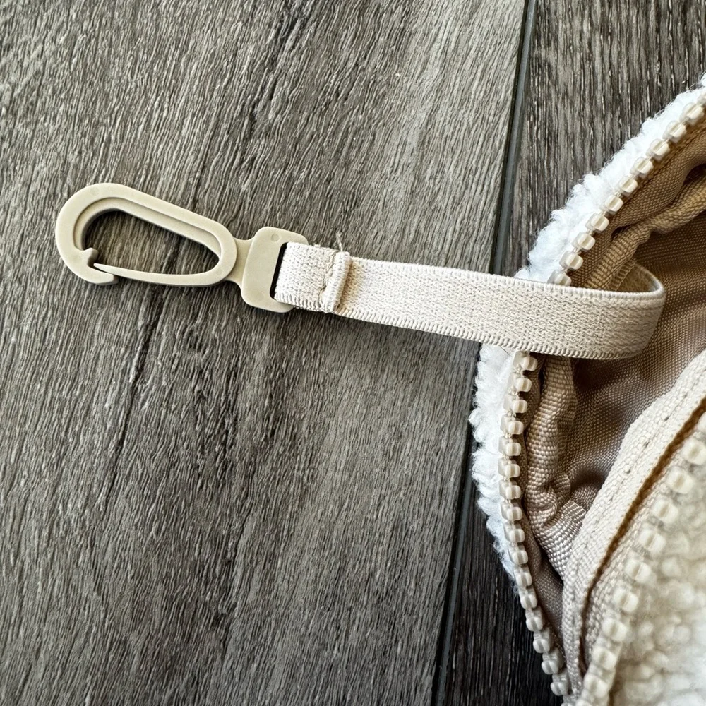 Lolë Crossbody Bag Cream / Tan Sherpa Unisex Belt Bag Adjustable Fanny Pack